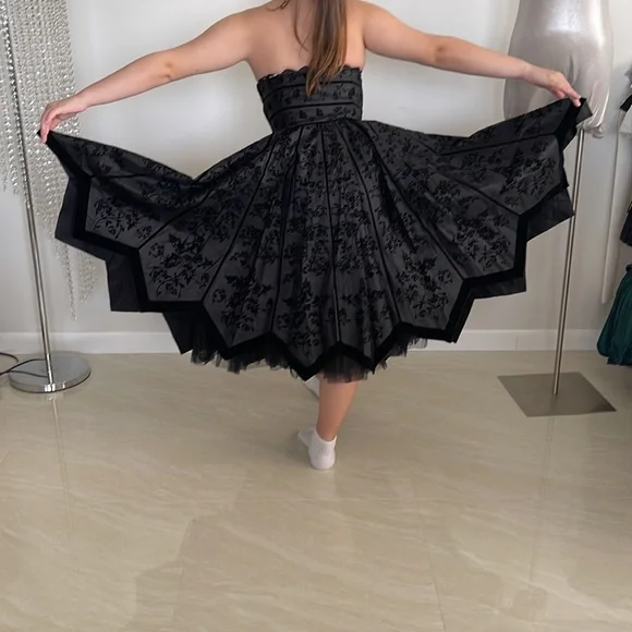 NWT! Betsy Johnson black dress size 8 fits S or size 6